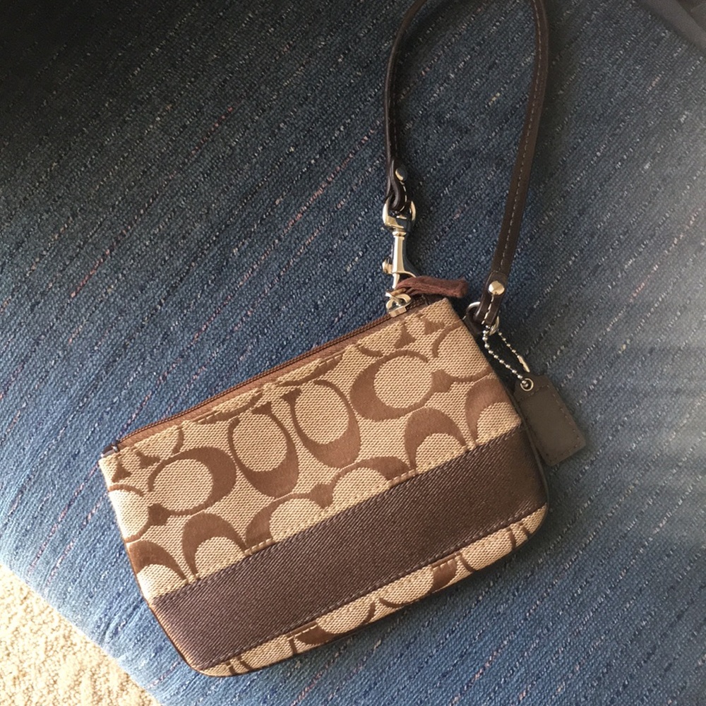 Coach Wristlet Brown Beige